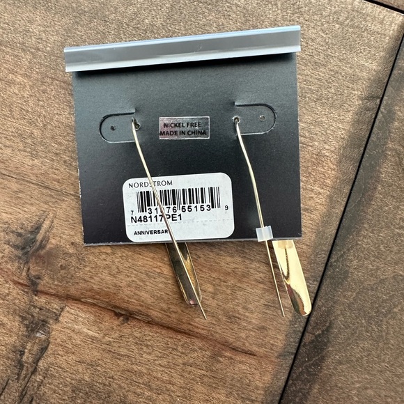 NWT!! Gold Dangle Earrings - Picture 3 of 3